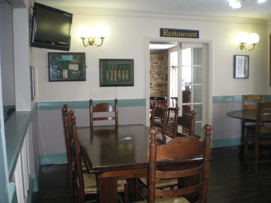Crown Hotel Pwllheli Zewnętrze zdjęcie